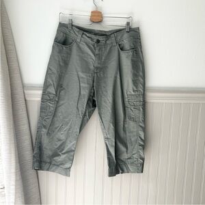 Y2K Lee Riders Size 12 Grey Green Cargo Capris Utility Cropped  Pants